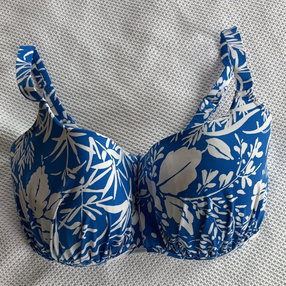 Empreinte Blue and White Floral Underwire Bikini Top with Adjustable Straps 32G